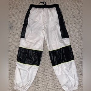Fashion Nova black and white Windbreaker Jogger Sz L